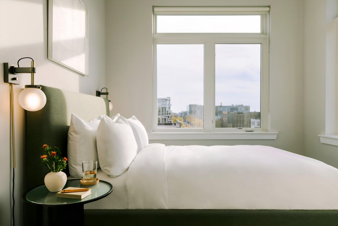 Fully Furnished Apartment on the Avenue of the Arts, Steps to Center City - Photo 2