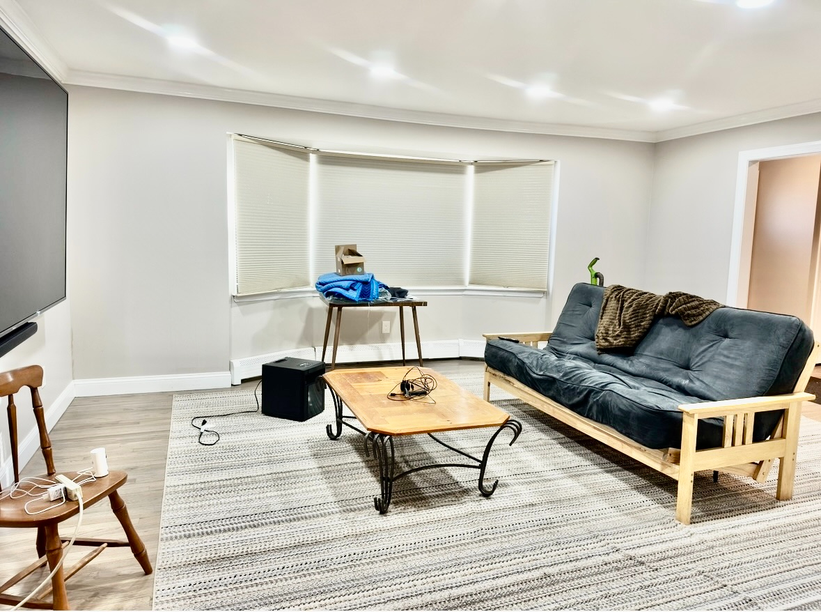 Private Room in Amenity-Filled Home - Utilities Included, Wifi, Laundry and more included! - Photo 4