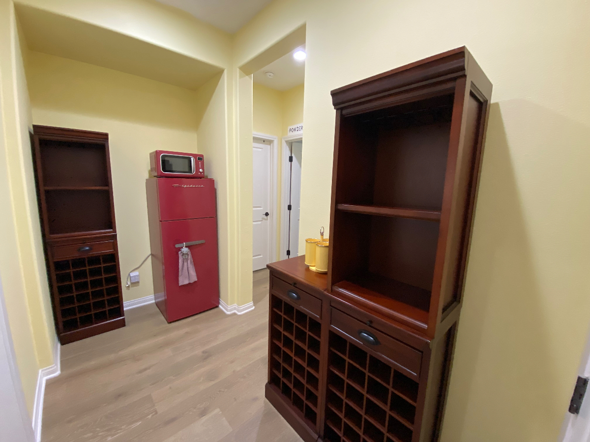 Spacious Private Bedroom & Bath in Camino Del Sur - All Utilities Included! - Photo 6