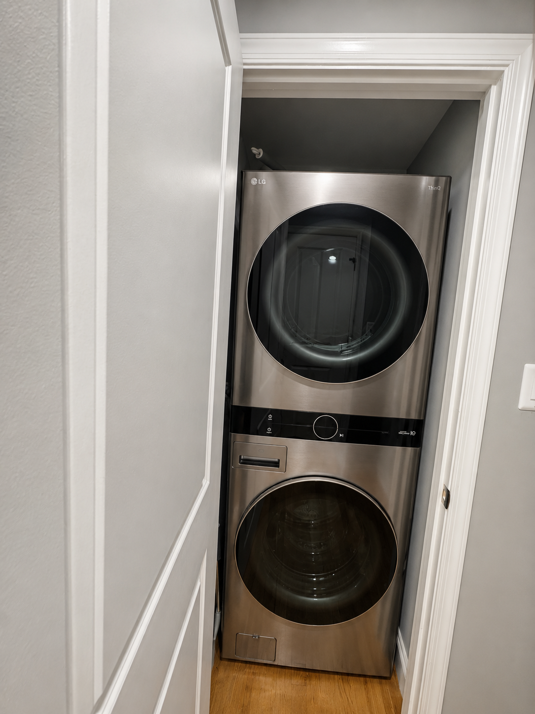 Modern Furnished 2BR Condo l Brand-New Interiors, In-Unit Laundry & Outdoor Living l Utilities Inclu - Photo 11