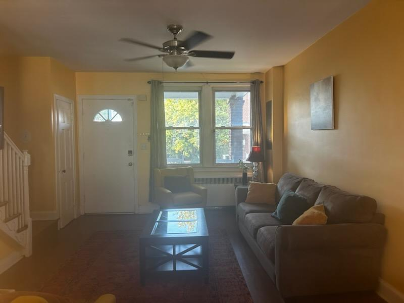 Comfortable two-bedroom townhome near H Street and Union Market - Photo 2