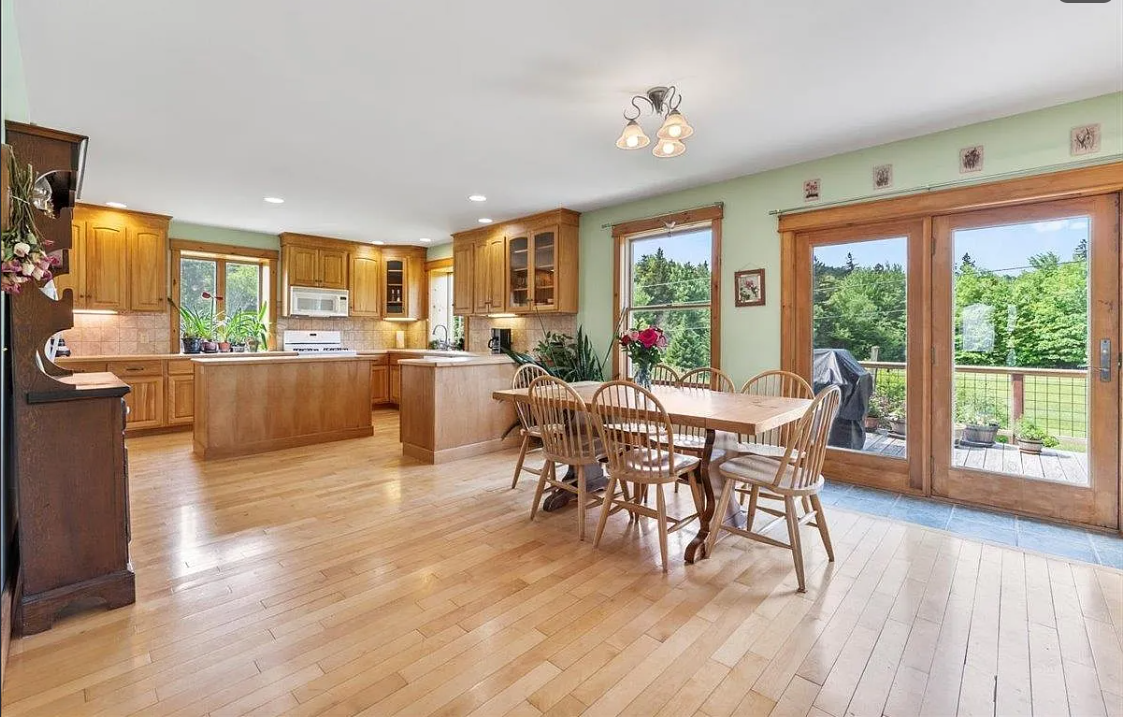 111 Cooper Hill- 3 BR 2.5 BA in East Dover- Avail 12/1 - Photo 3