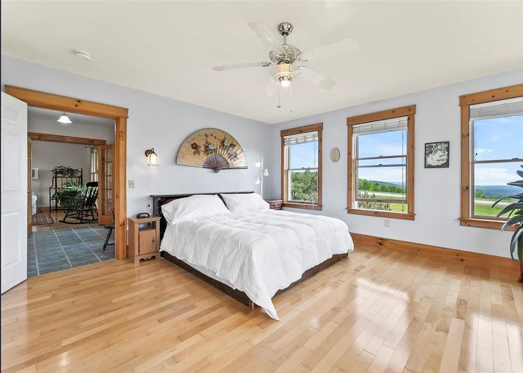 111 Cooper Hill- 3 BR 2.5 BA in East Dover- Avail 12/1 - Photo 8