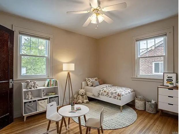Spacious and Cozy Suburb Home - Photo 6