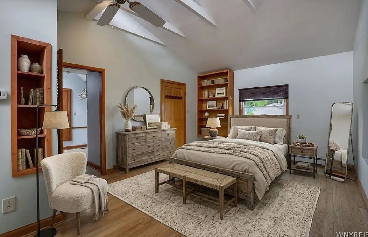 Spacious and Cozy Suburb Home - Photo 4
