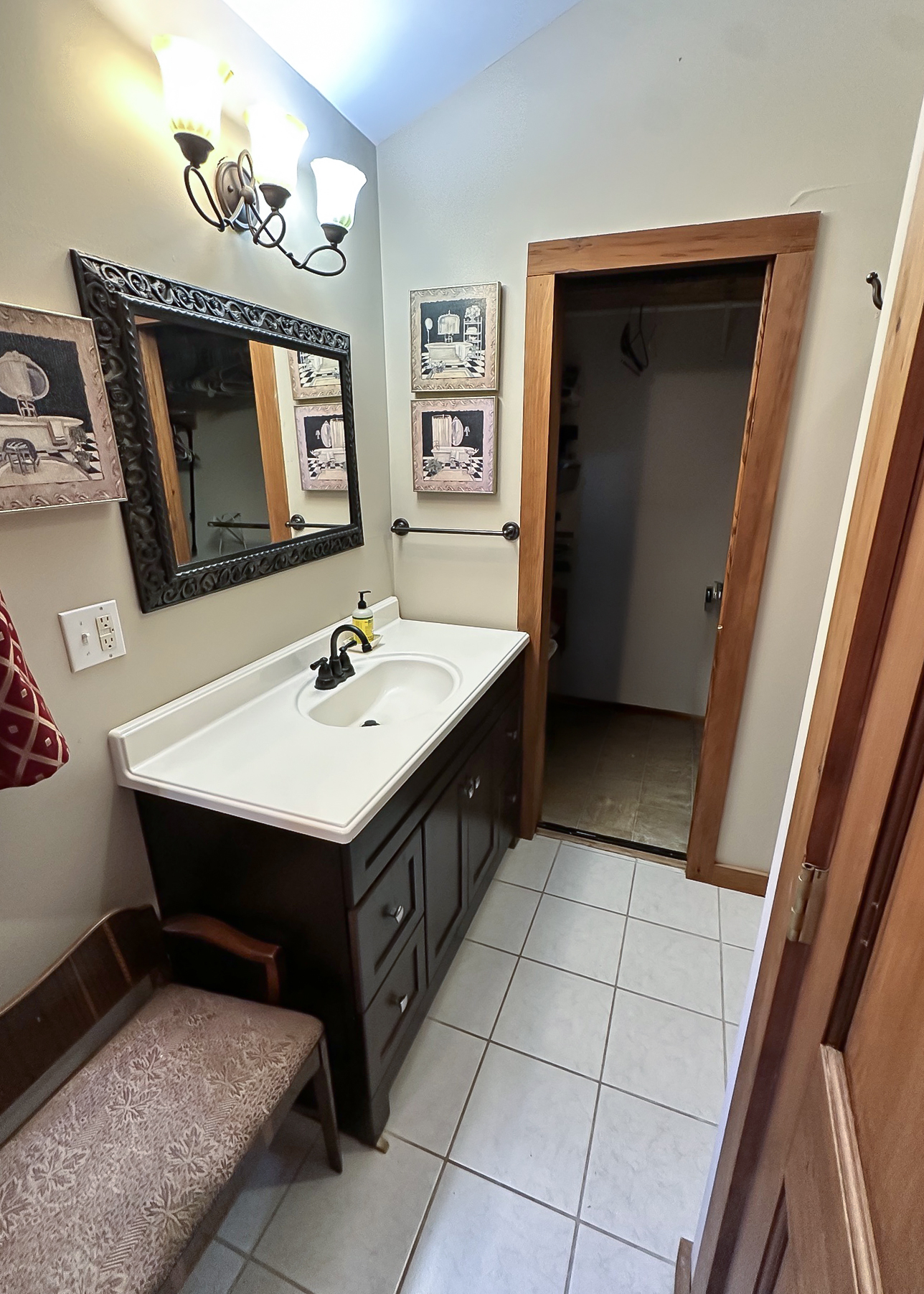 Woodland Haven Private Room with En-Suite Bath - Photo 5