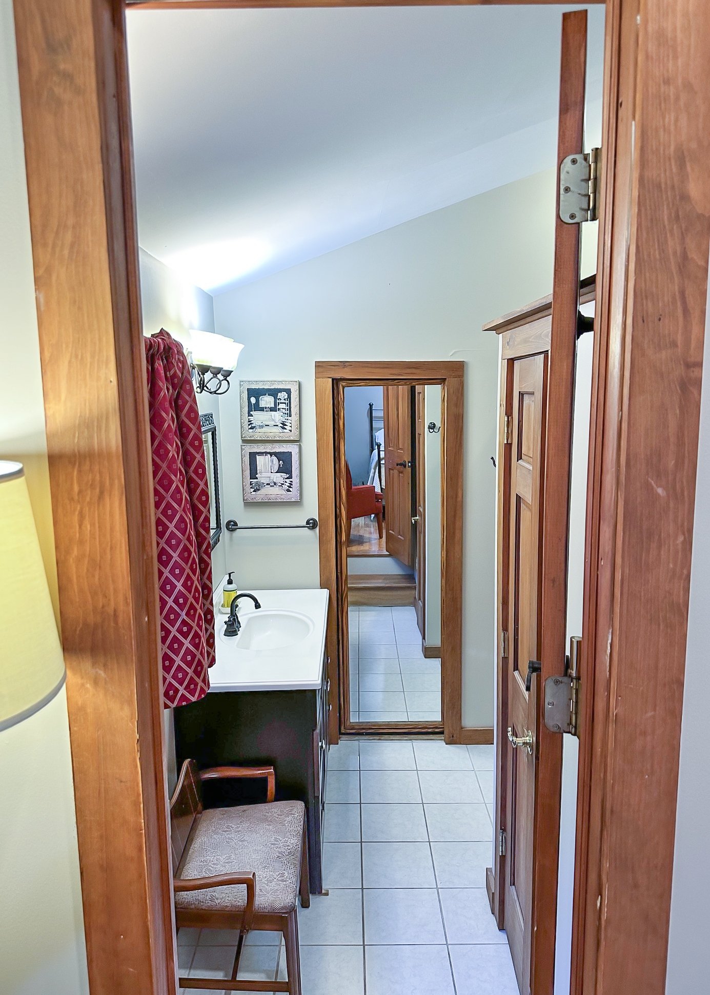 Woodland Haven Private Room with En-Suite Bath - Photo 4