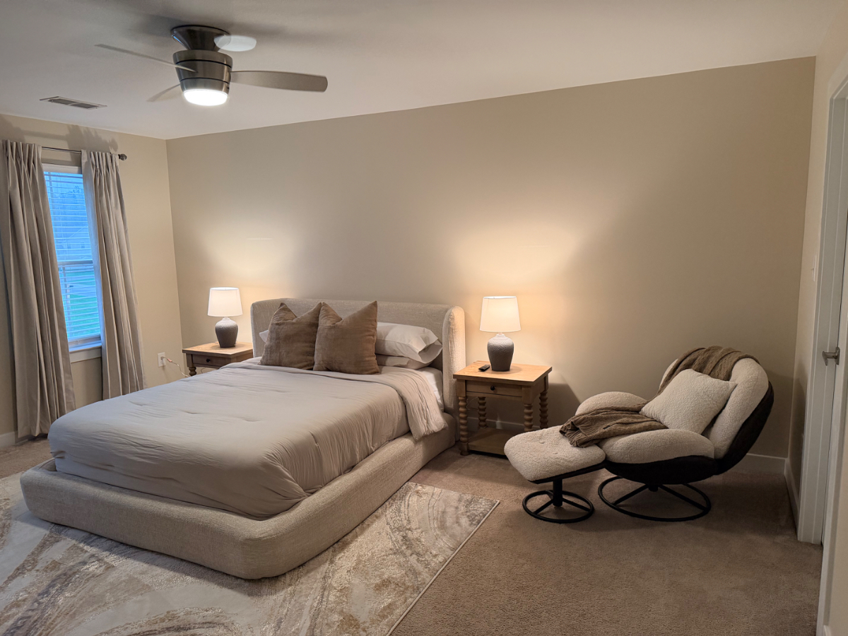 Spacious Queen Room with New Furnishings & Blackout Curtains