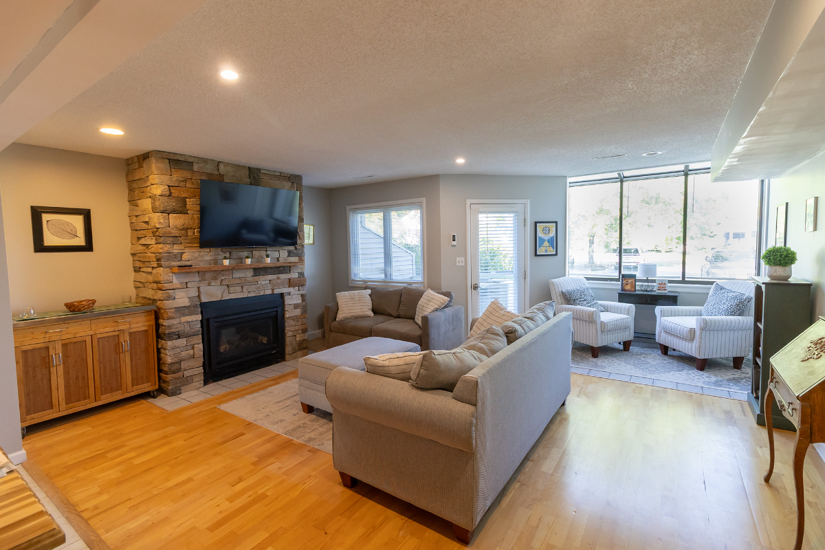 Cozy condo at The Springs, short walk to Saratoga State Park - Photo 2