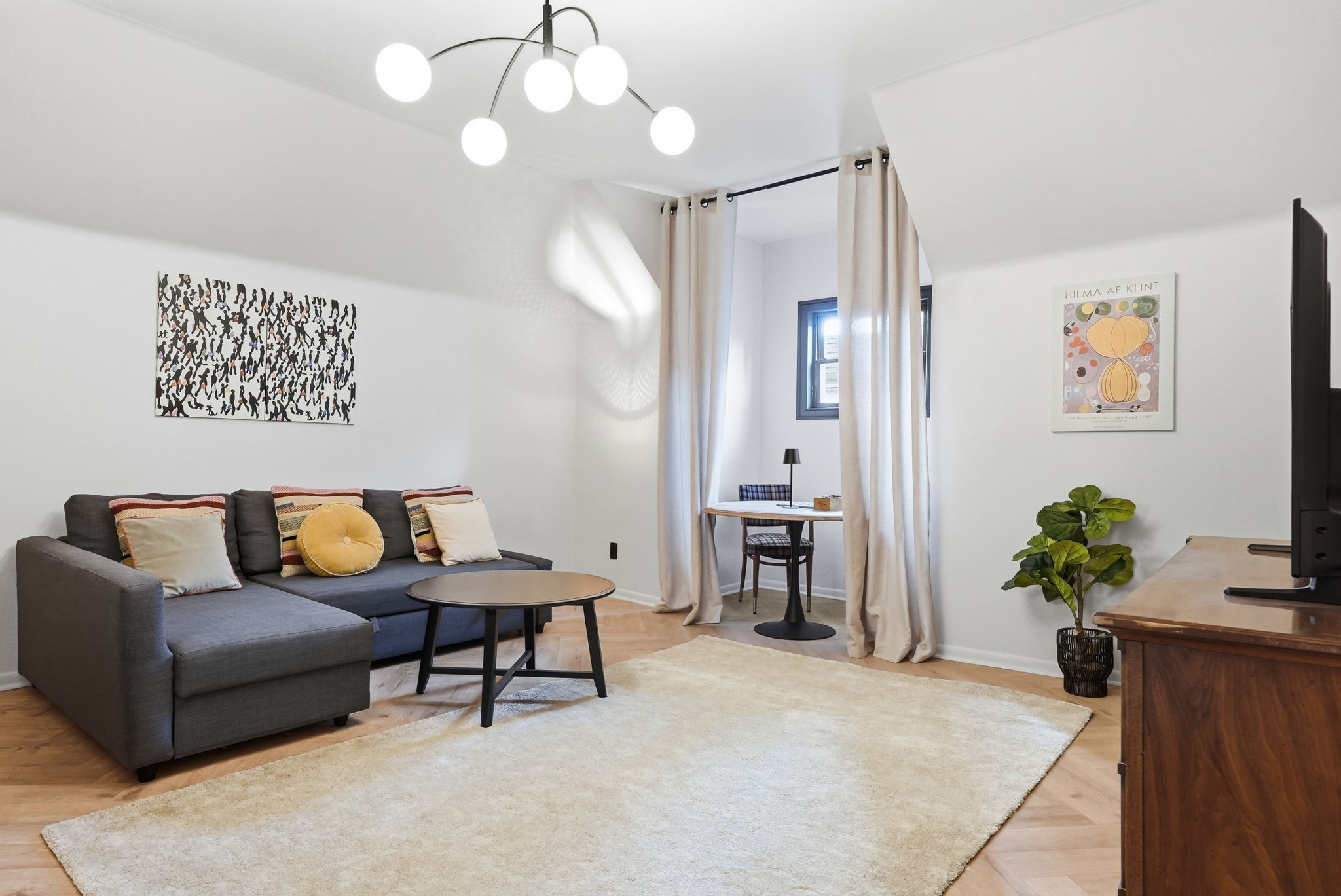 Rare Designer Colonial Revival Residence in Point Breeze | 3BR/2BA | 1,720+ Sq Ft - Photo 2