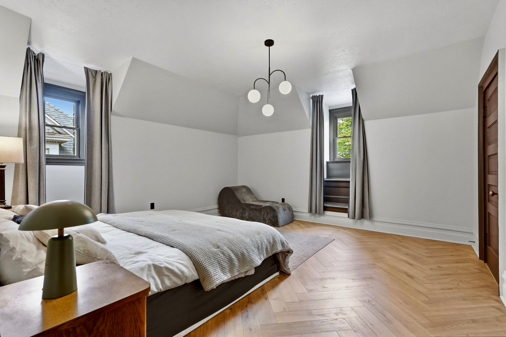 Rare Designer Colonial Revival Residence in Point Breeze | 3BR/2BA | 1,720+ Sq Ft - Photo 8