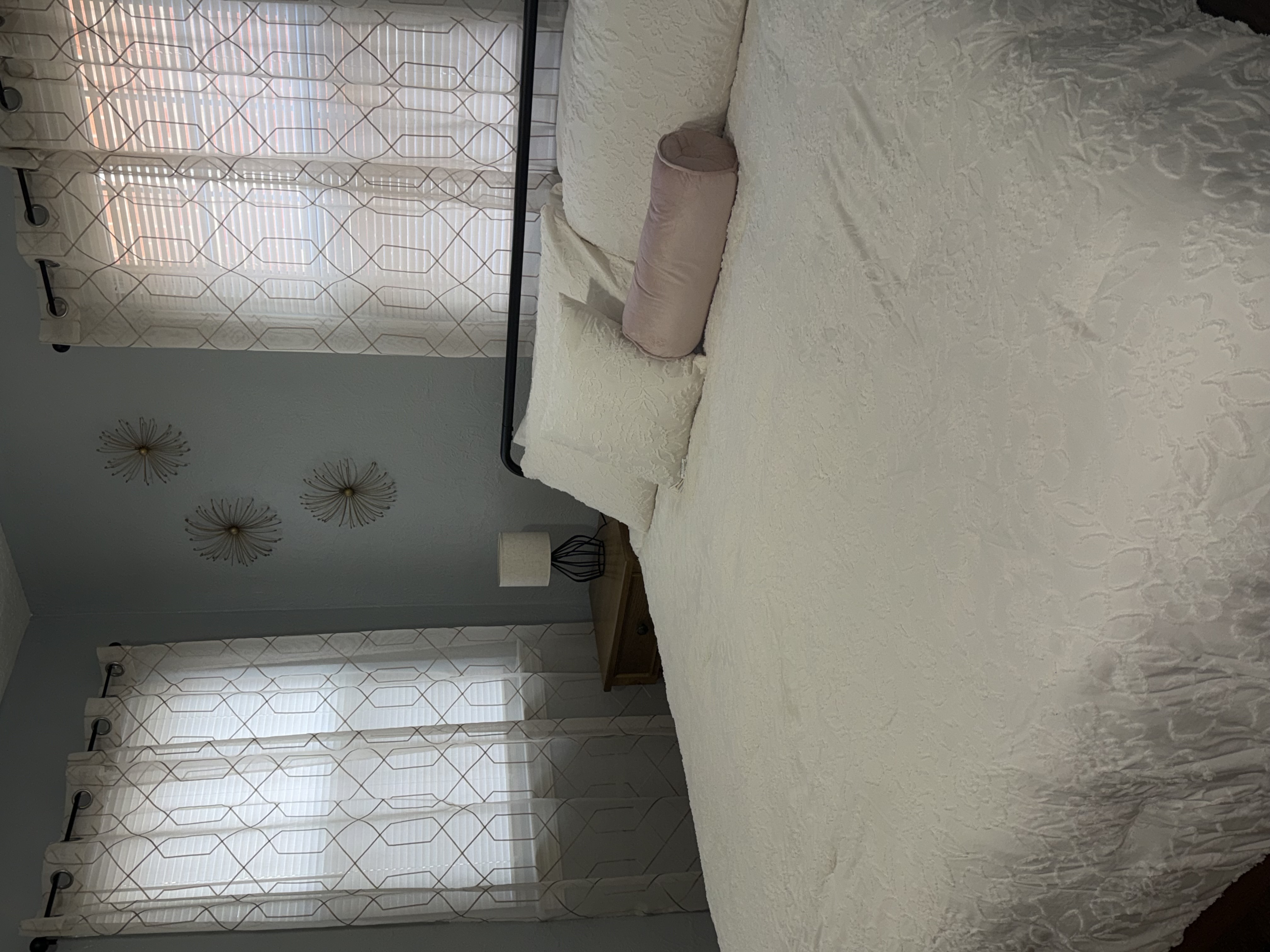 Upland House - Photo 3