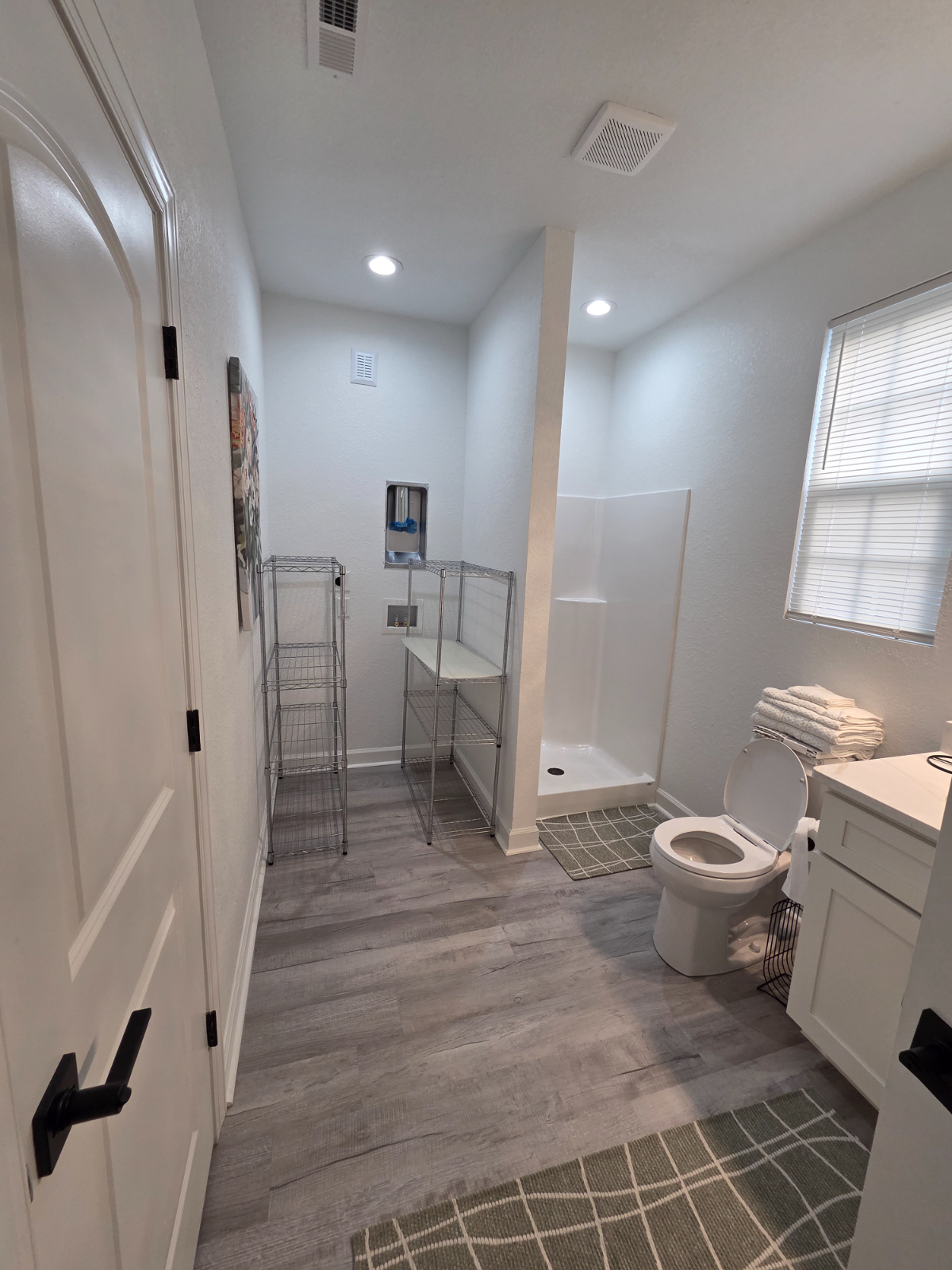 Executive Queen Suite | Private En-Suite Bath & Parking - Photo 3