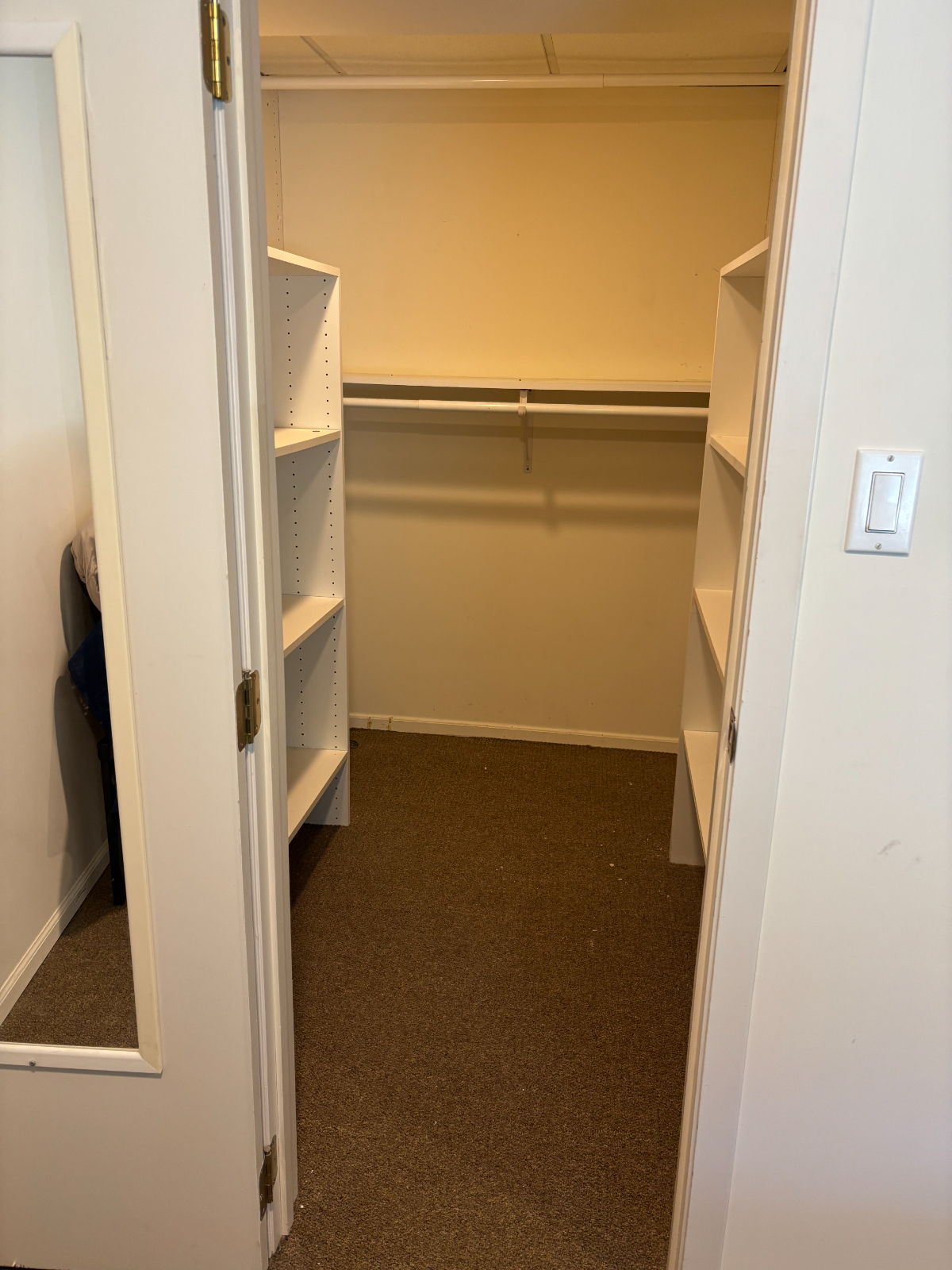 Bright & Spacious First-Floor Apartment in East Northport - Photo 1