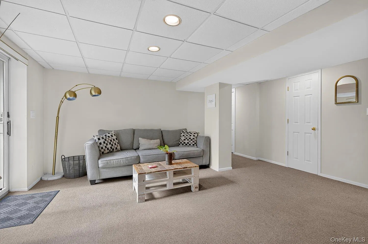 Bright & Spacious First-Floor Apartment in East Northport - Photo 12