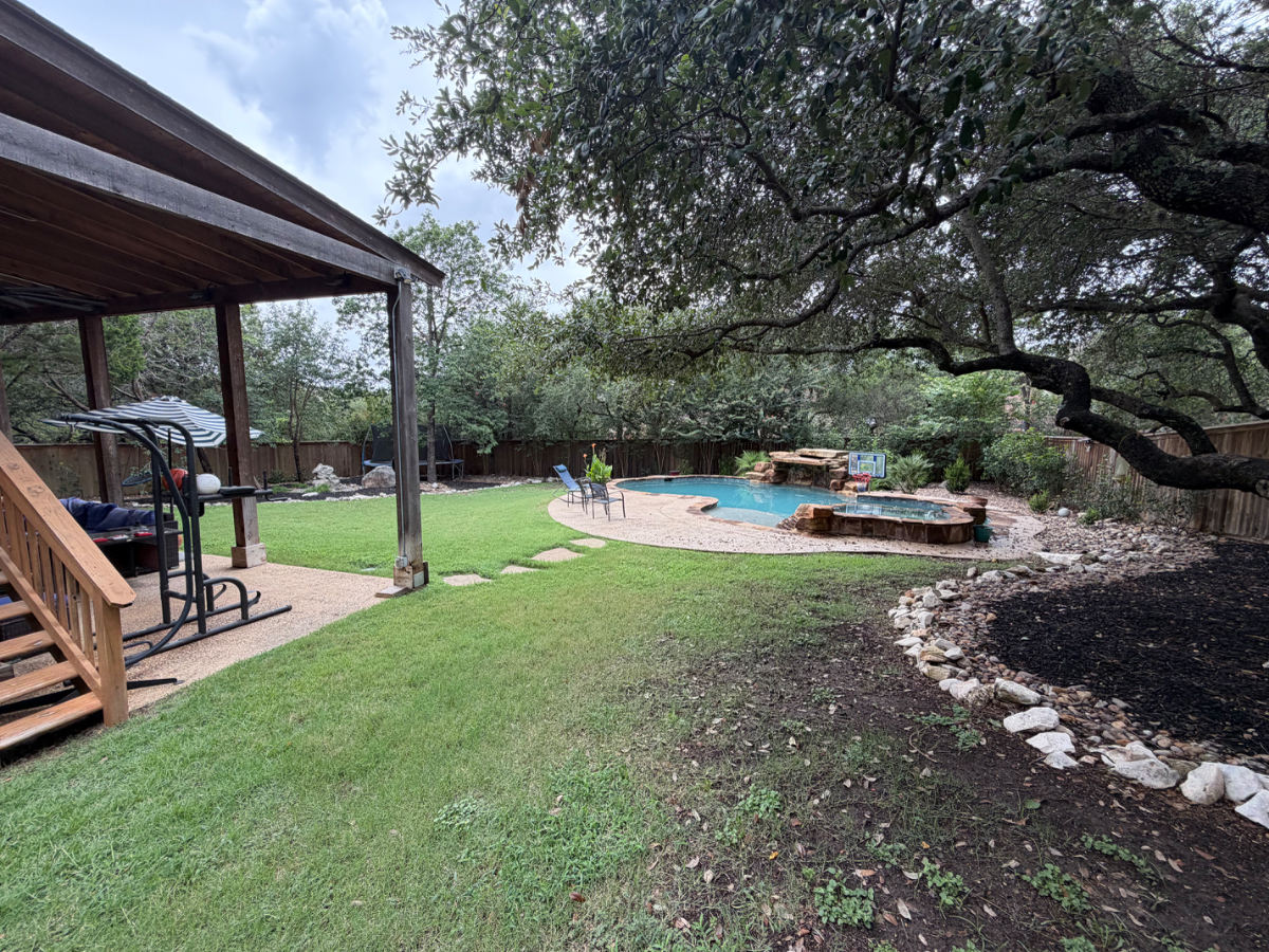 Hill Country Oasis - Photo 11