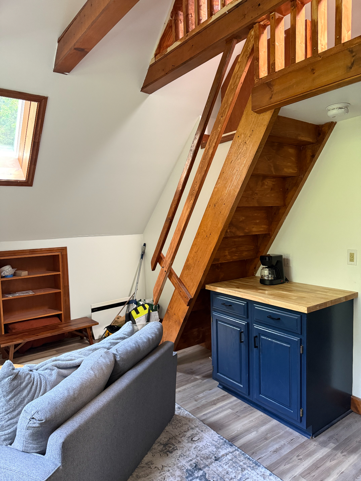 SKIERS WELCOME!  NEWLY RENOVATED/fully furnished  2 bed/1 bath apartment in private neighborhood les - Photo 10