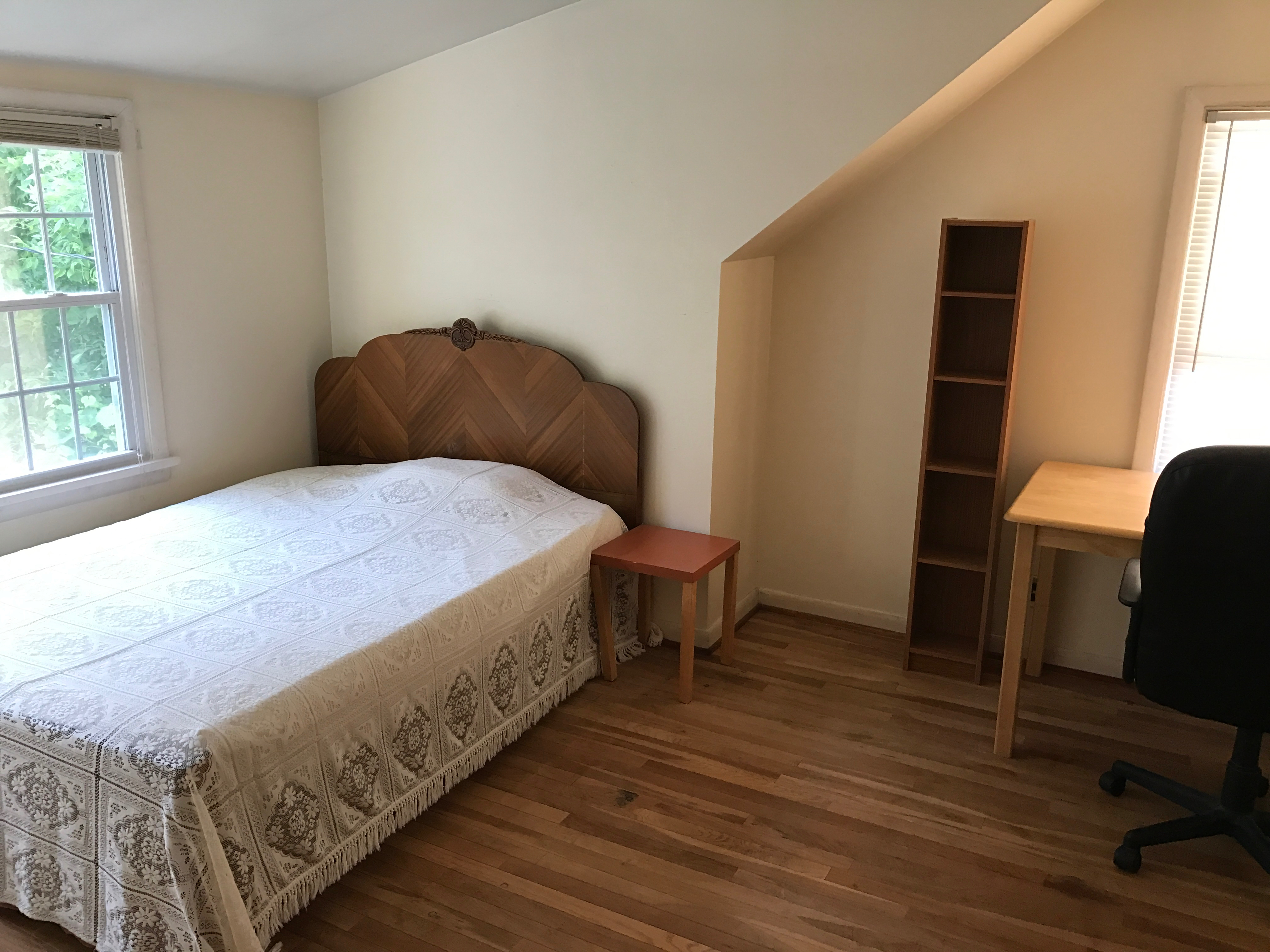 Private bedroom available now walking distance from U of R/ strong Hospital MED CTR - Photo 12