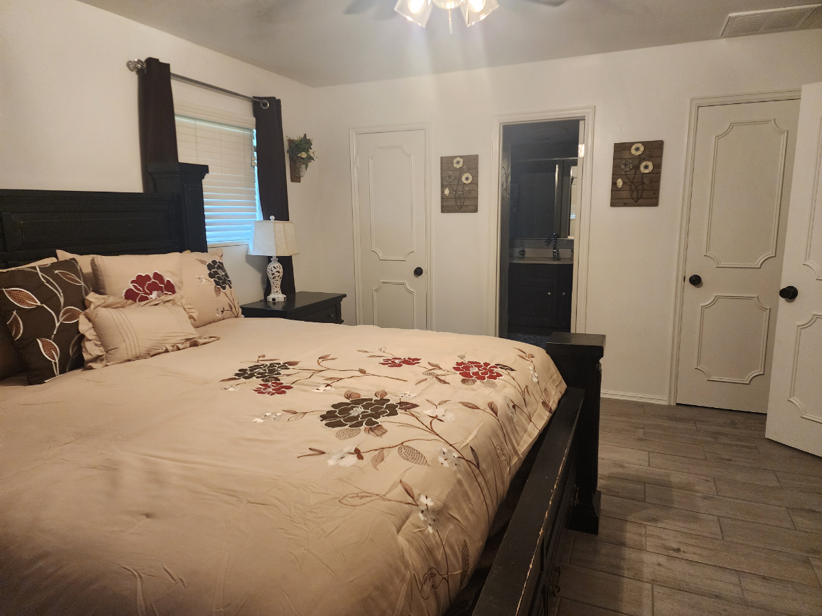 $1900 - $2,400 - Fully furnished 3 Bedroom 2.5 Bathroom House In Oklahoma City With Great Amenities - Photo 8