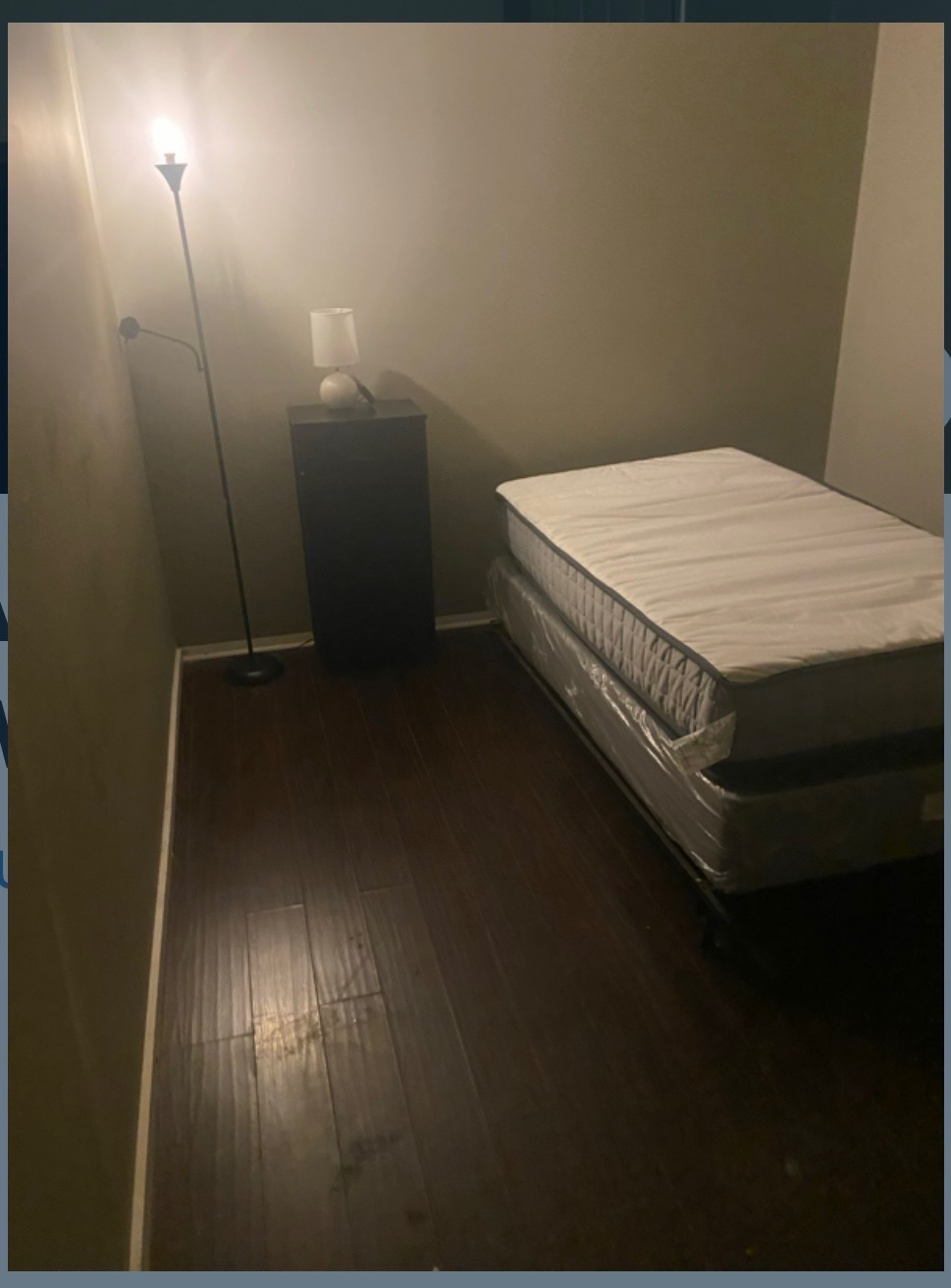 One spacious bedroom - Photo 3