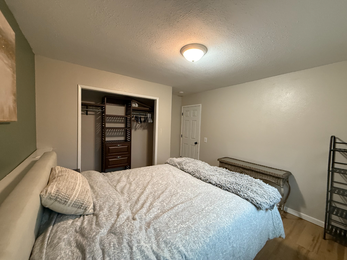 Furnished Room Near ANMC, Providence, UAA, Alaska Regional, & JBER - Photo 2