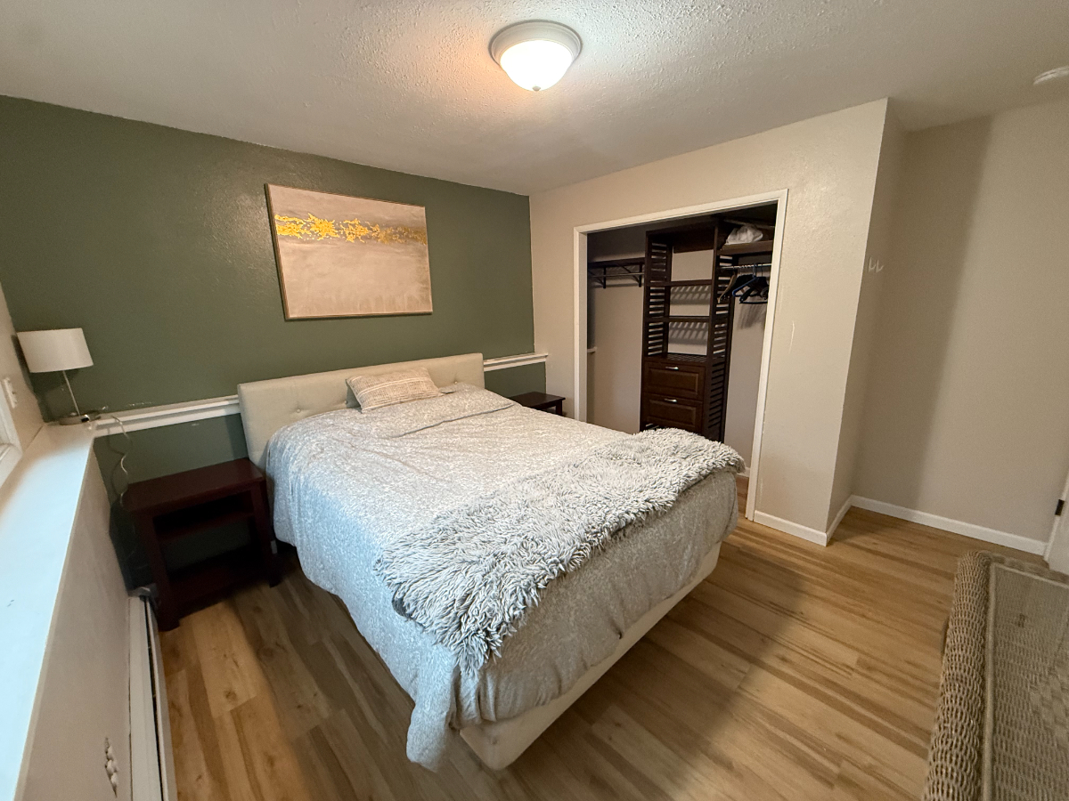 Furnished Room Near ANMC, Providence, UAA, Alaska Regional, & JBER - Photo 3