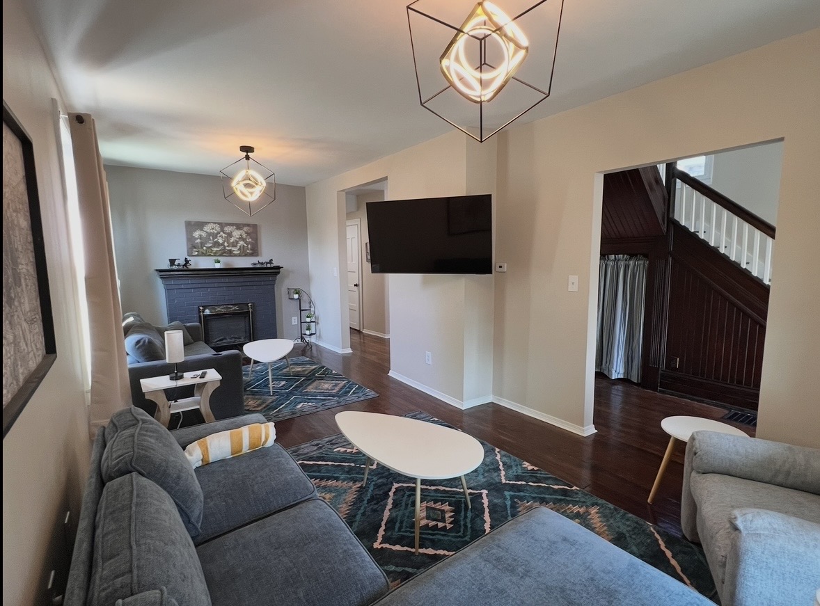 (Tradesmen Gem, can rent by room) Gorgeously remodeled Victorian home with Off Street Parking - Photo 12