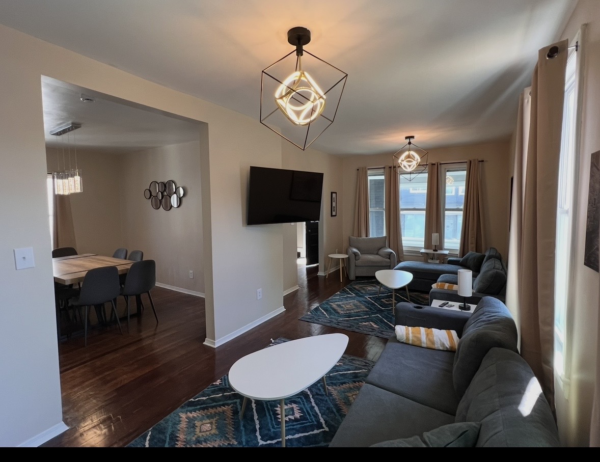 (Tradesmen Gem, can rent by room) Gorgeously remodeled Victorian home with Off Street Parking - Photo 11