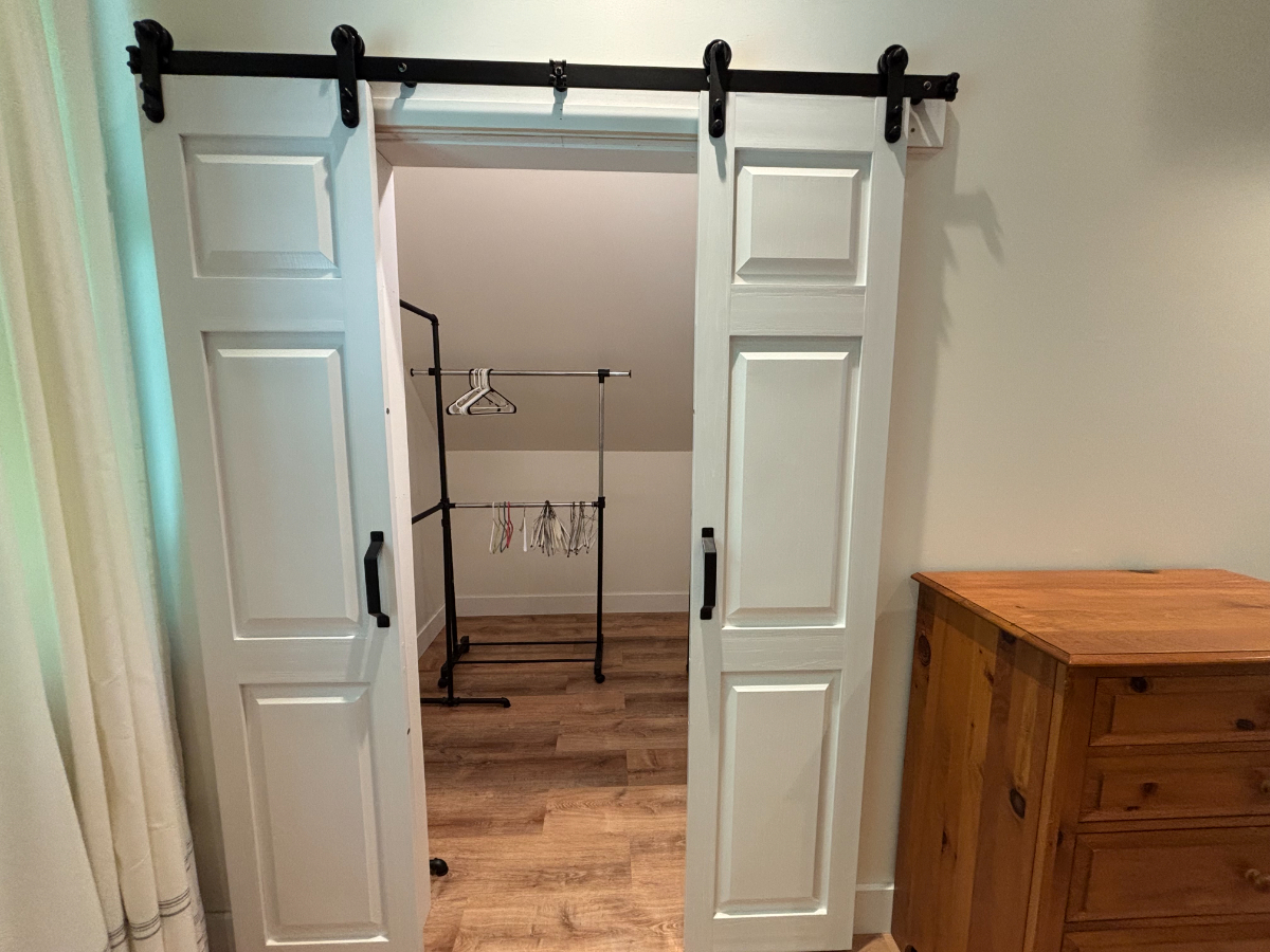 Private 1 Bedroom Apartment - Photo 2