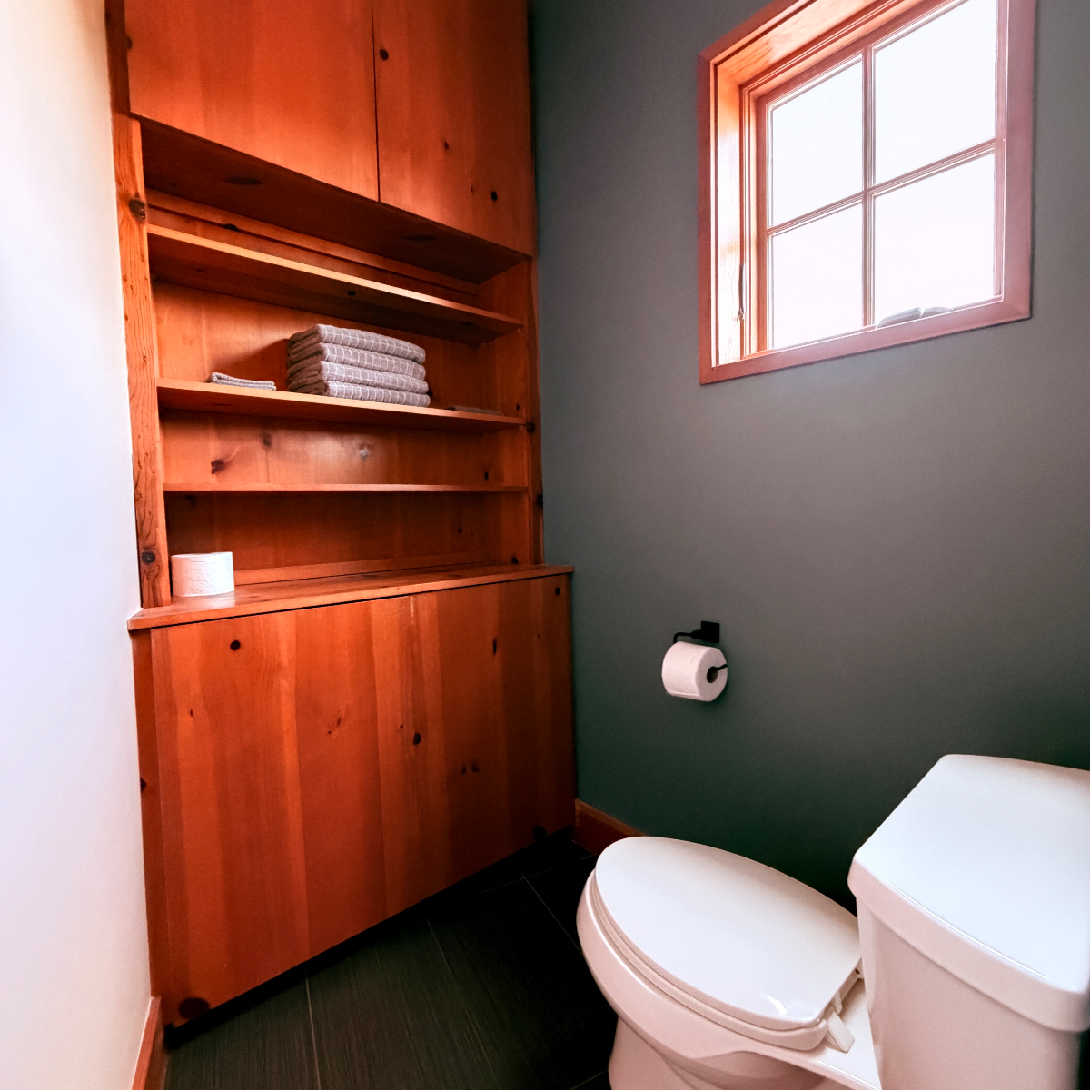 Tesla/Samsung Exec Retreat: 20 Private Acres & Hot Tub - Photo 8