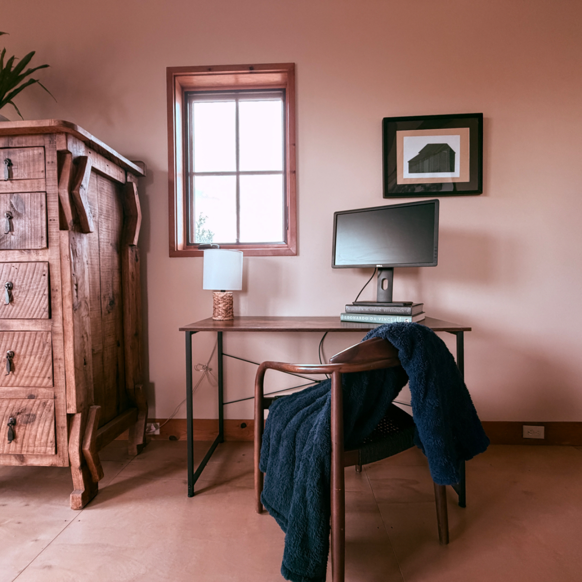 Tesla/Samsung Exec Retreat: 20 Private Acres & Hot Tub - Photo 2