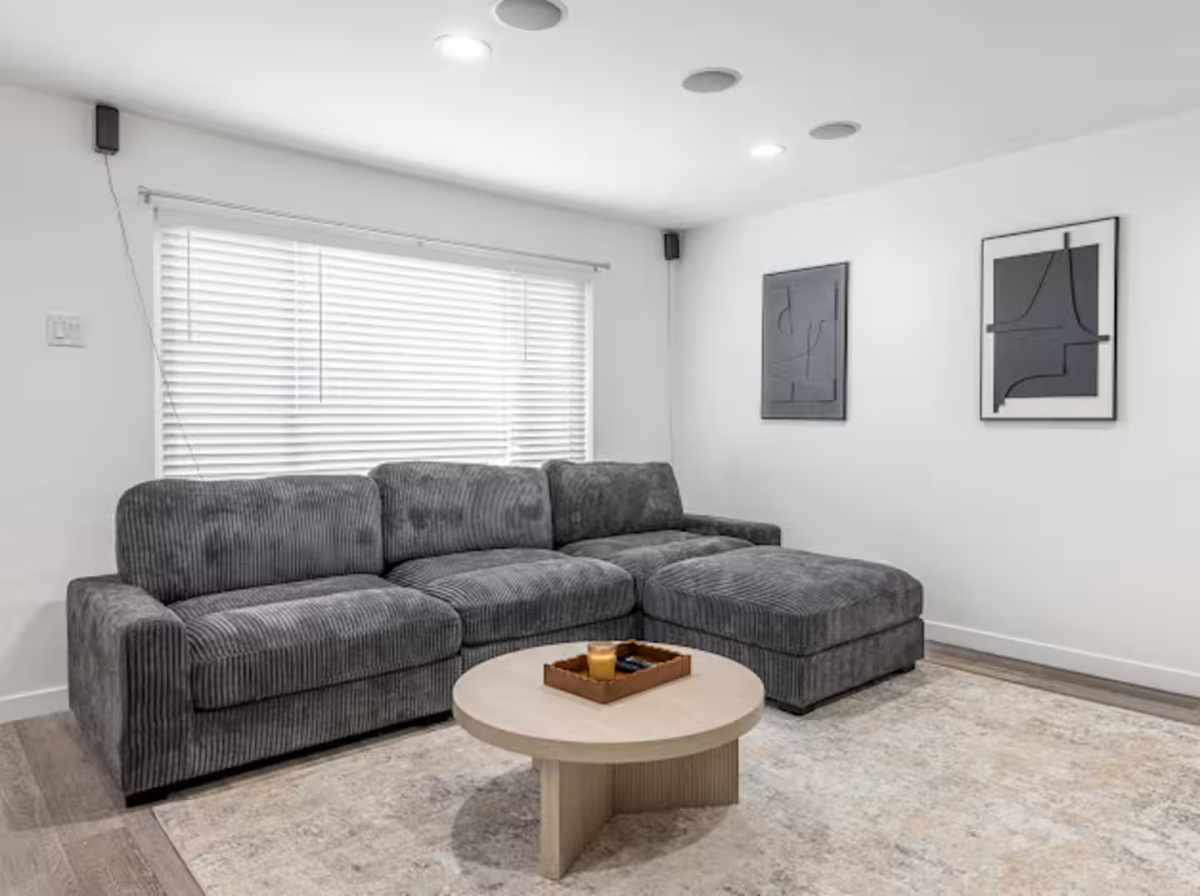 Stylish Prime Westwood 2BR-Walk Everywhere! - Photo 2