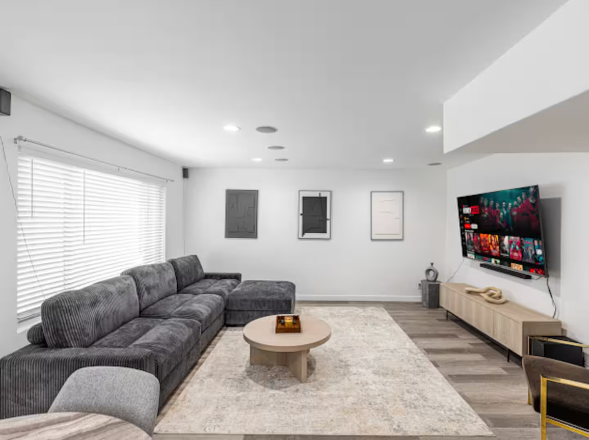 Stylish Prime Westwood 2BR-Walk Everywhere! - Photo 3