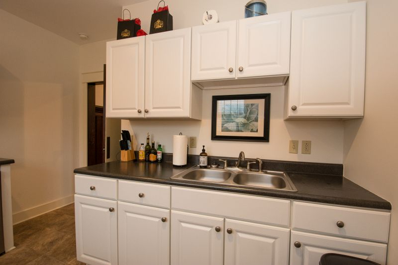 FULLY furnished, drop your Bags, Live and / or Go Explore! - Photo 10