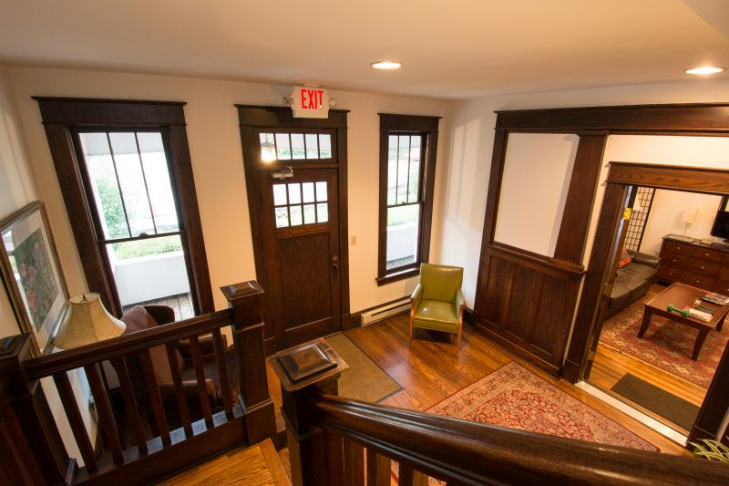 FULLY furnished, drop your Bags, Live and / or Go Explore! - Photo 5