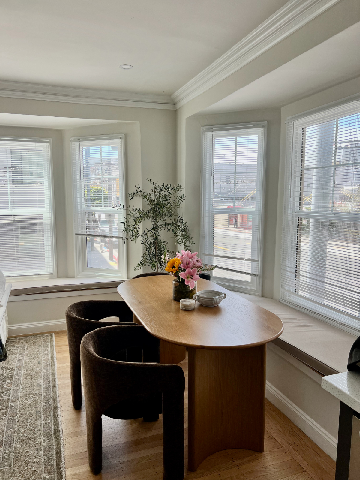 Beautifully Renovated 2BR in Lower Pacific Heights | Parking + In-Unit Laundry - Photo 3