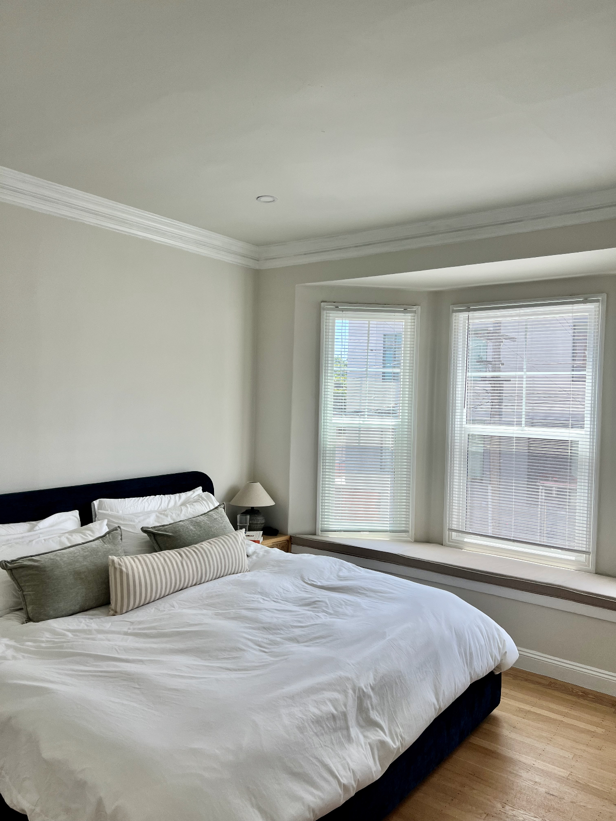 Beautifully Renovated 2BR in Lower Pacific Heights | Parking + In-Unit Laundry - Photo 5