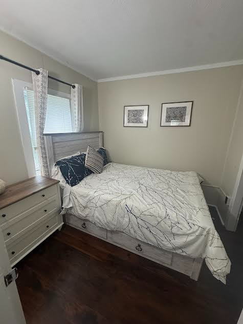 Bedroom in Newly Furnished Home in Prime Location - Photo 2