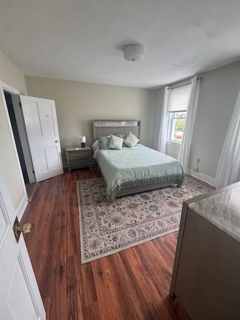 Bedroom in Newly Furnished Home in Prime Location - Photo 4