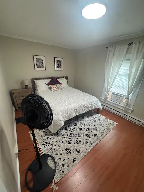 Bedroom in Newly Furnished Home in Prime Location - Photo 7