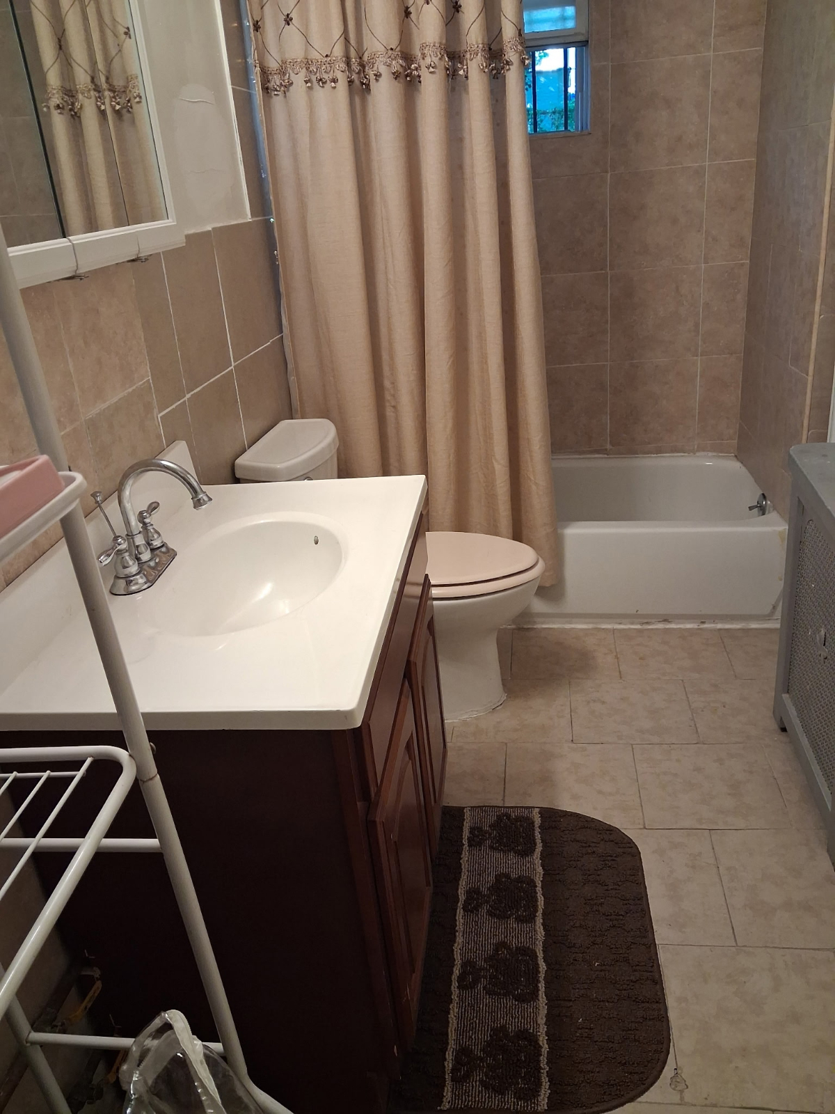 Comfort and Convenience Located in the Heart of Brooklyn - Photo 7