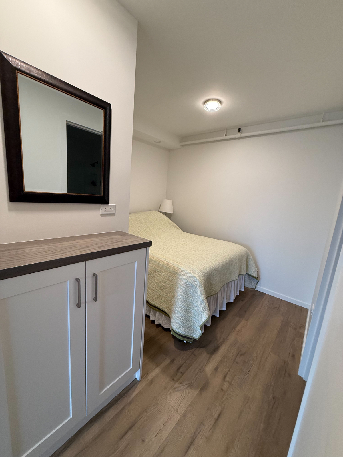 Newly designer updated 1bd/1ba w non-obstructed skyscrapers view, perfect walk score! (Rented, not a - Photo 7