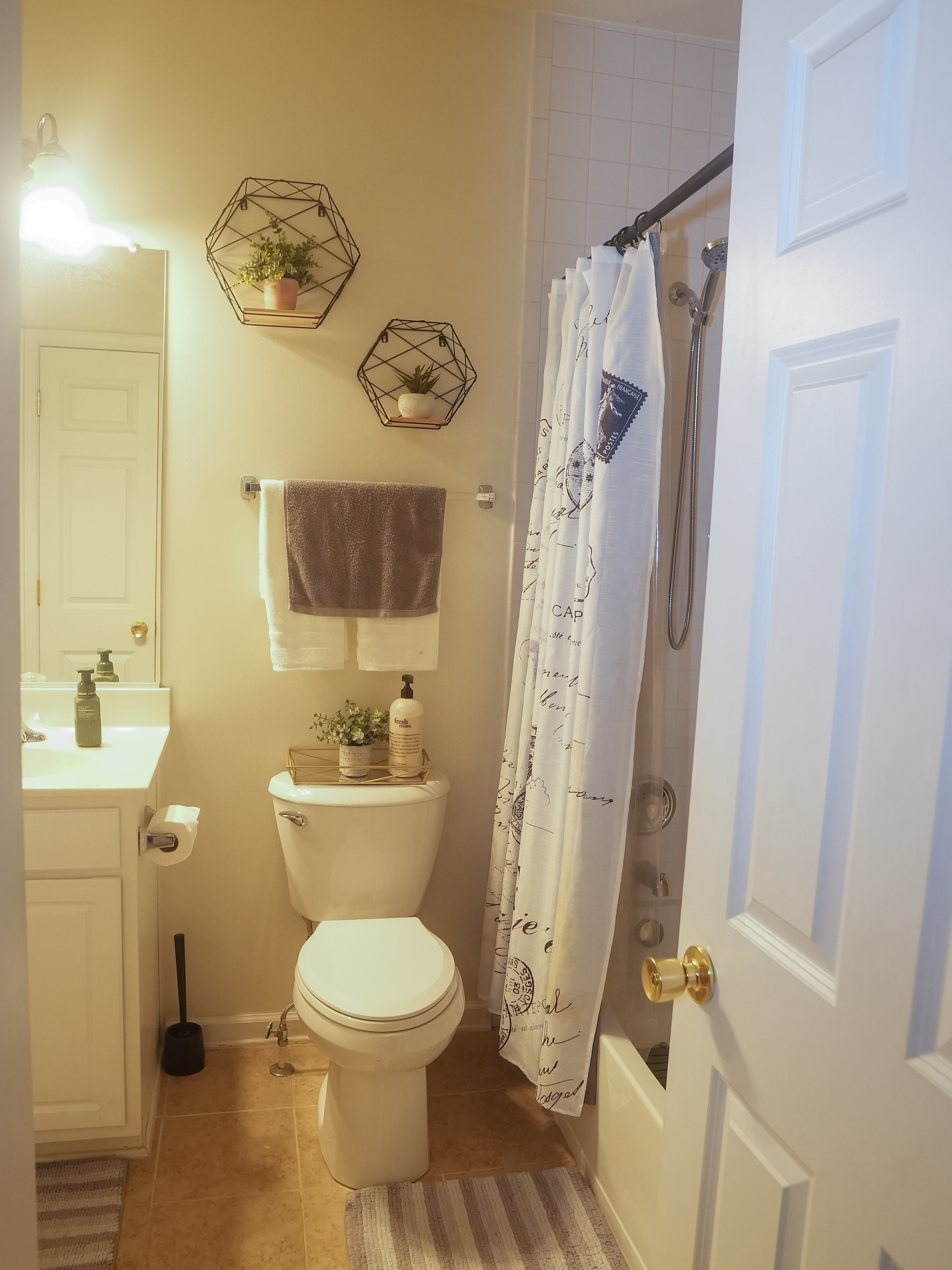 Spacious & Move-in-Ready 2BR House in Washington's Prime Location - Photo 6