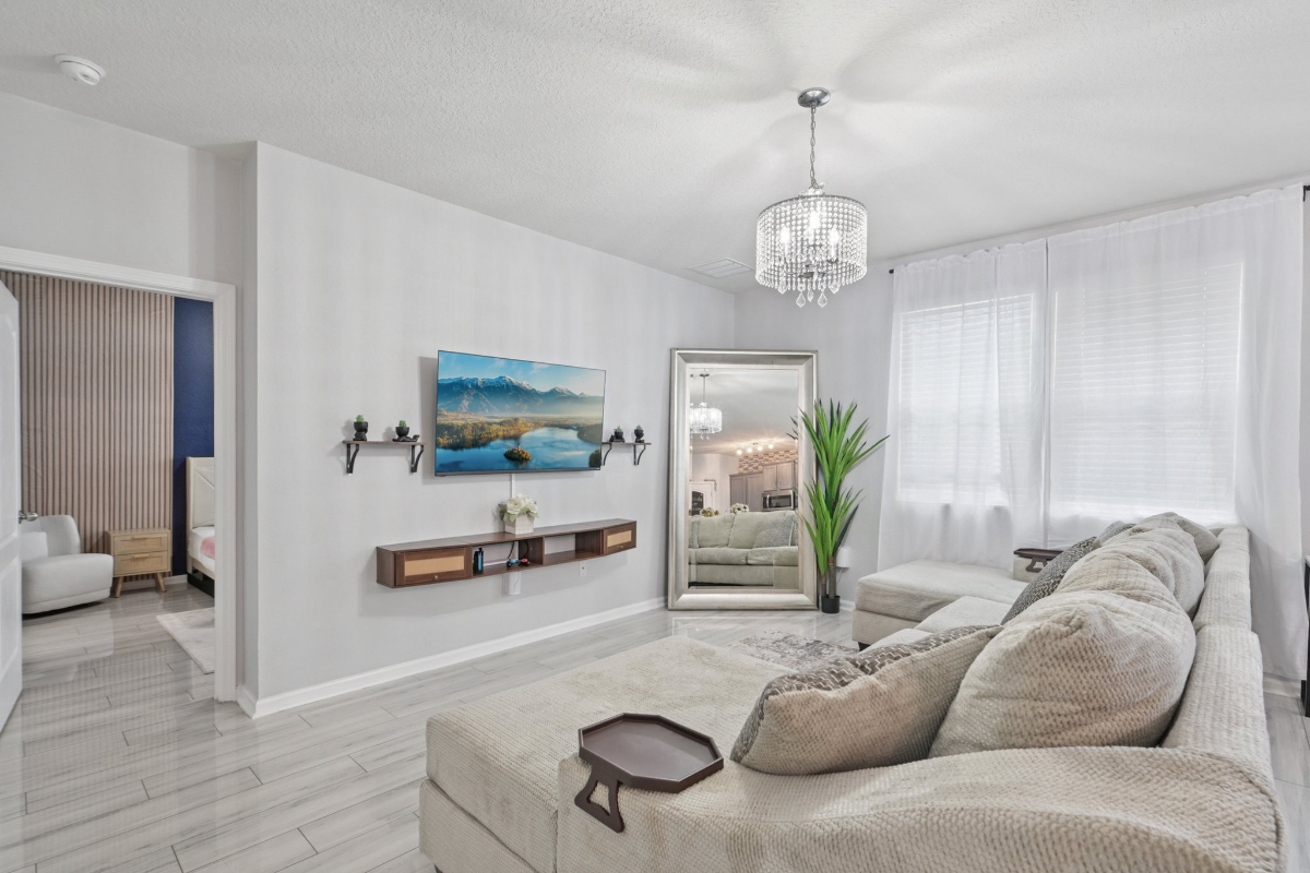 Furnished Private Room in Spacious 5-Bedroom Home | Jacksonville, FL 32219 | Mid-Term Housing - Photo 2
