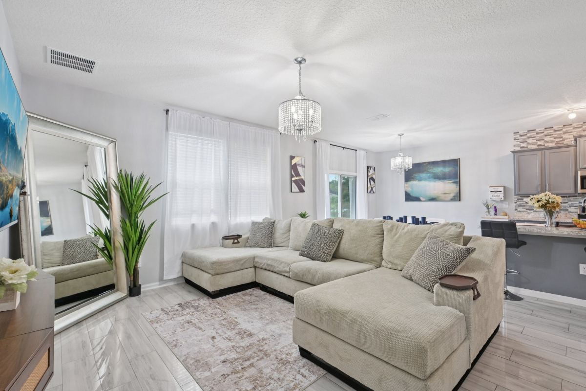Furnished Private Room in Spacious 5-Bedroom Home | Jacksonville, FL 32219 | Mid-Term Housing - Photo 3