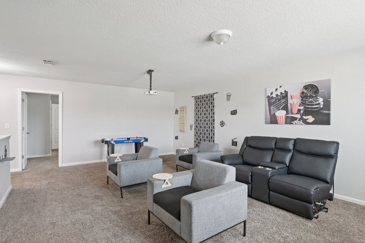 Furnished Private Room in Spacious 5-Bedroom Home | Jacksonville, FL 32219 | Mid-Term Housing - Photo 5