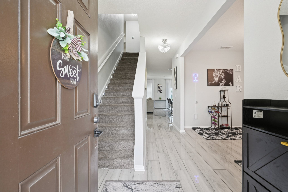 Furnished Private Room in Spacious 5-Bedroom Home | Jacksonville, FL 32219 | Mid-Term Housing
