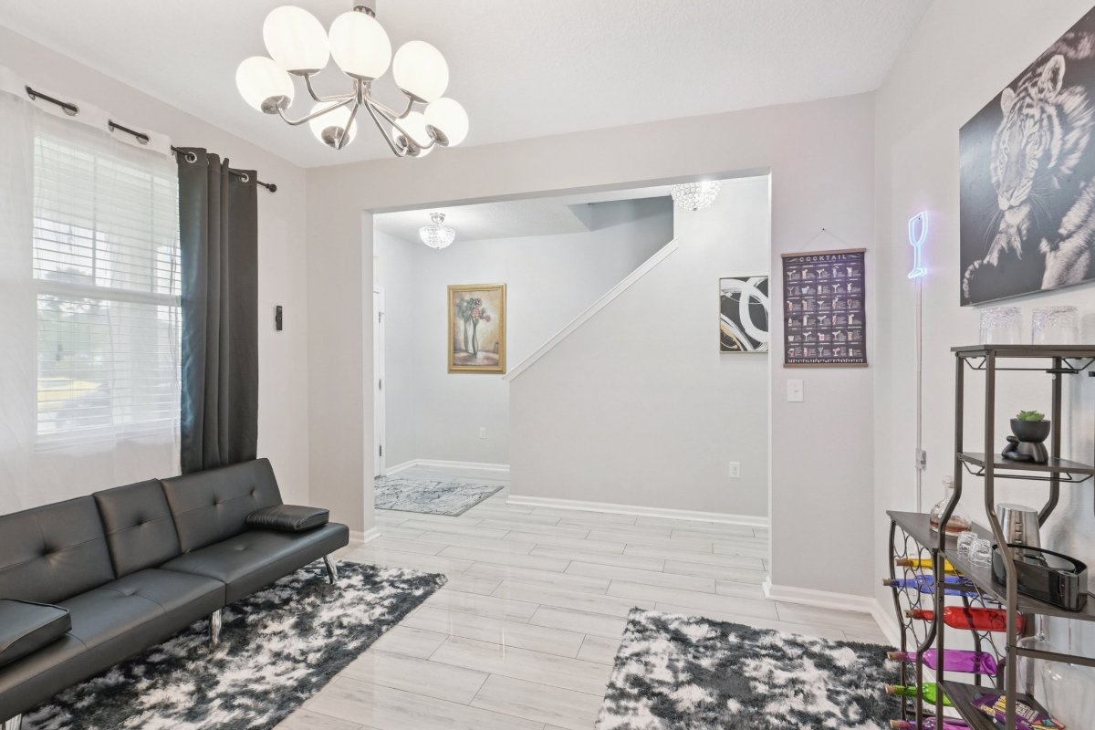 Furnished Private Room in Spacious 5-Bedroom Home | Jacksonville, FL 32219 | Mid-Term Housing - Photo 9