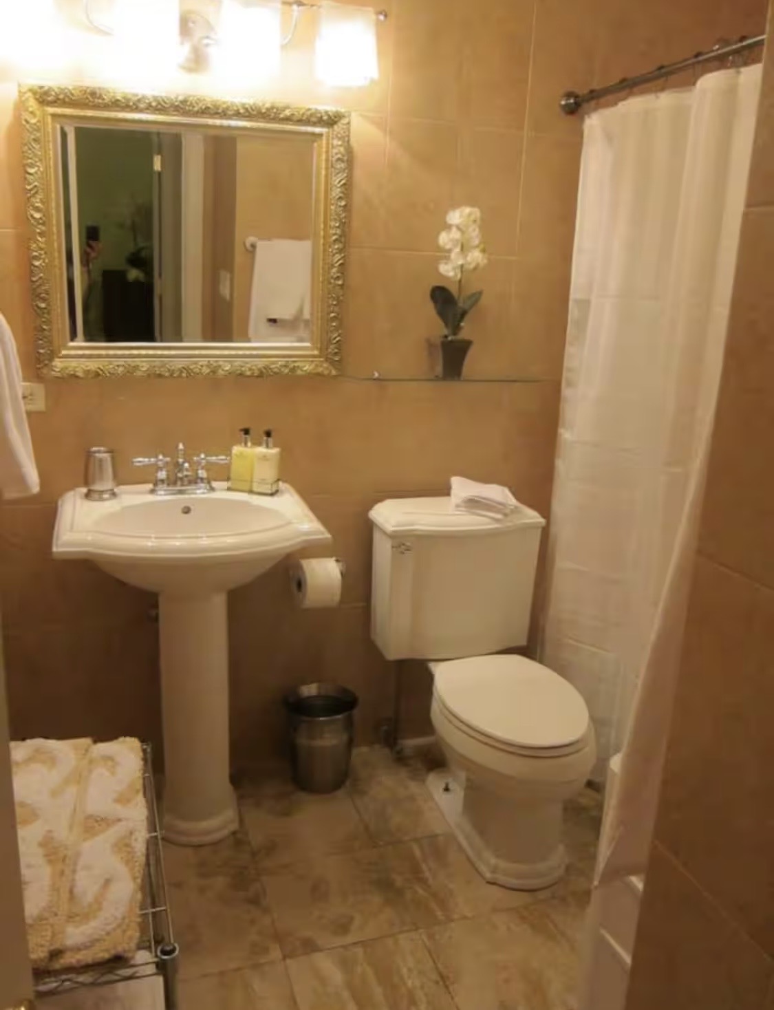 Spacious 3BR/2BA Furnished Home in Waterfront Sheepshead Bay | Free Parking - Photo 11