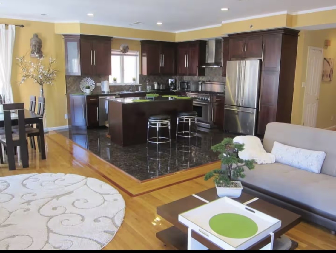 Spacious 3BR/2BA Furnished Home in Waterfront Sheepshead Bay | Free Parking - Photo 1